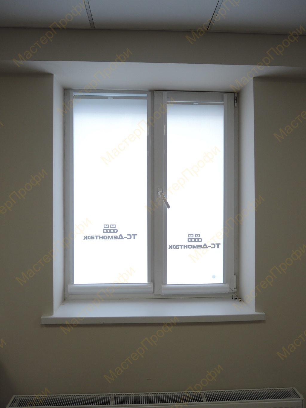 УНИ2 пружина, печать лого с видом на улицу