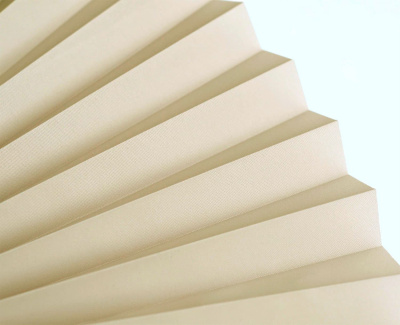 Штора Плиссе - Моно светло-бежевый серия 37 (управление шнуром)